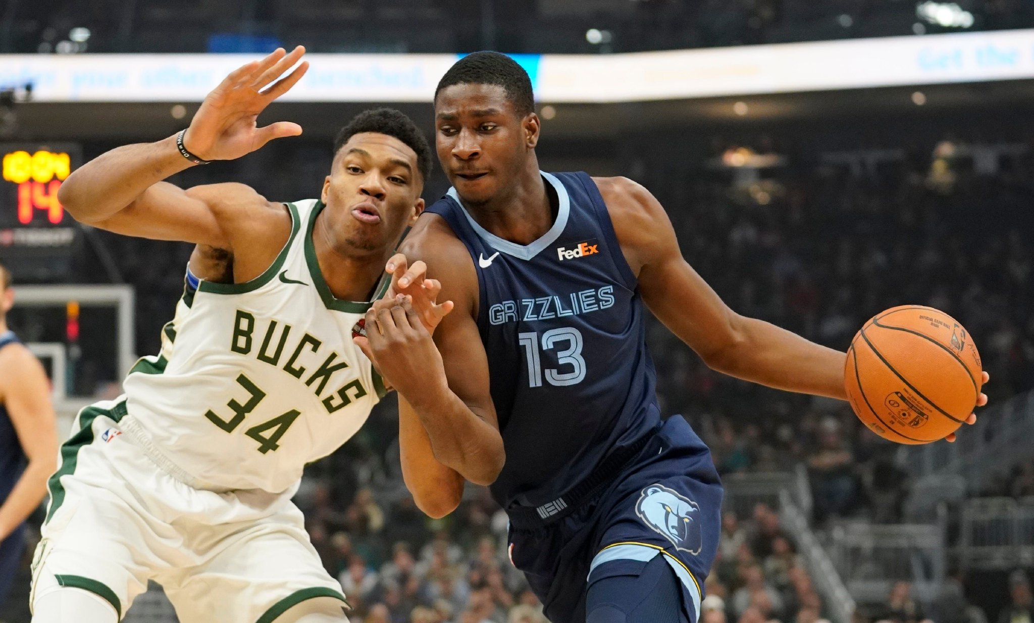 灰熊鏖战雄鹿B队，字母哥制霸全场