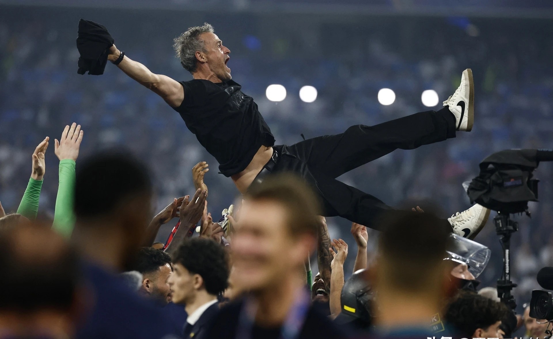 法国巨星受伤，巴黎圣日耳曼客场败局的简单介绍