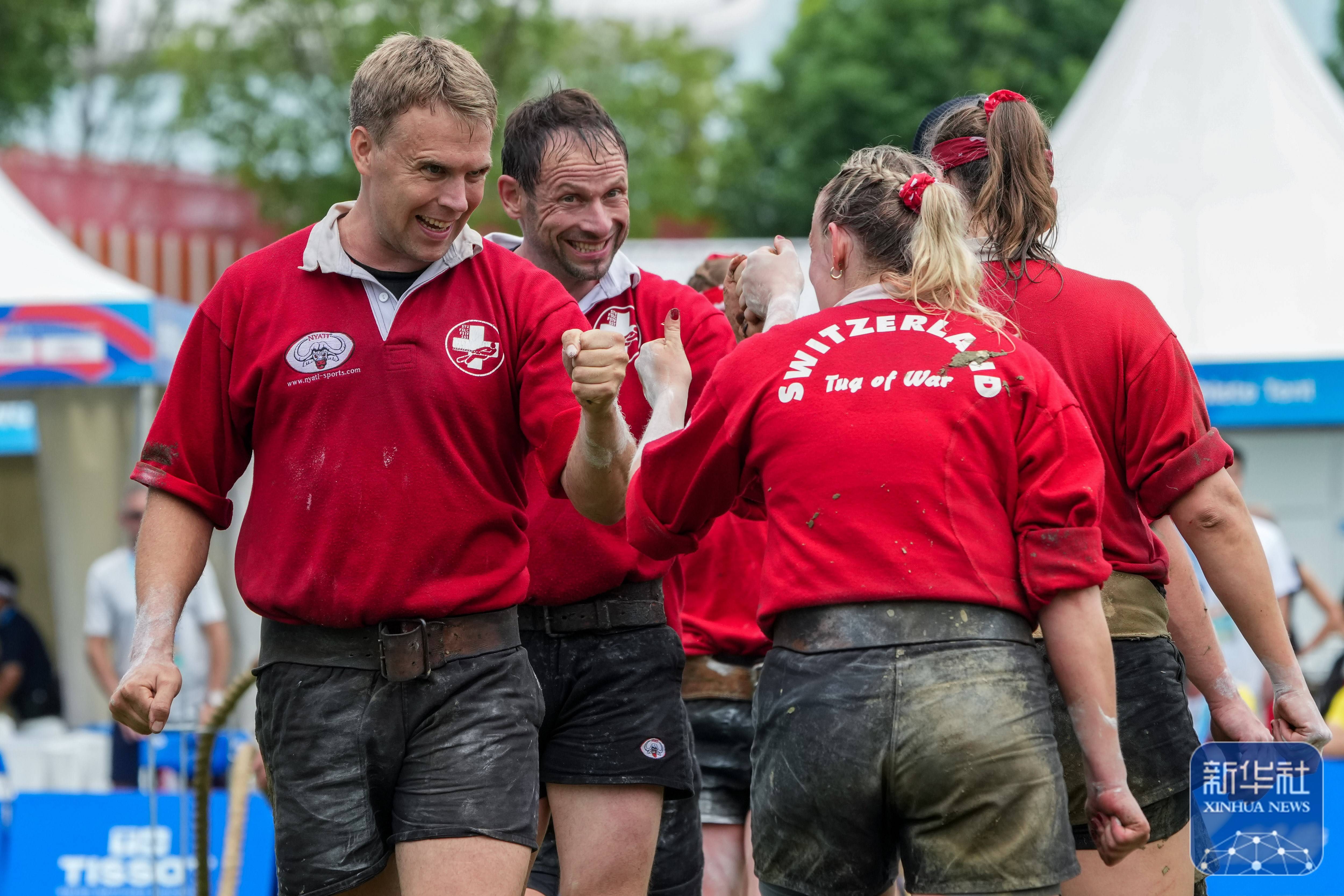 关于瑞士男篮队在欧洲锦标赛上打出精彩比赛，晋级八强的信息