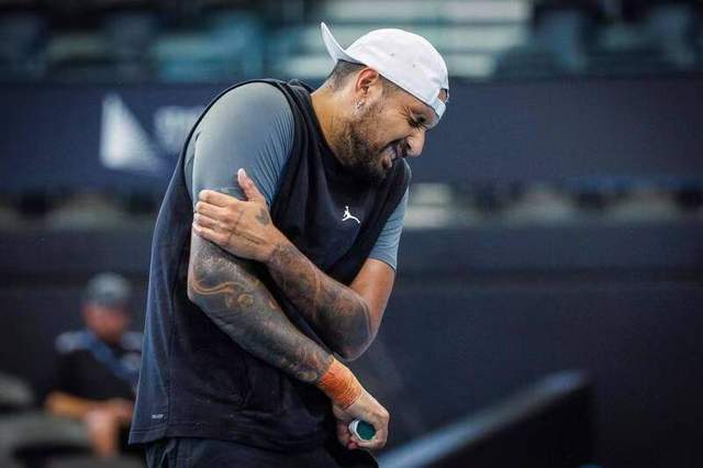 包含美国网球队鏖战意大利网球队，克耶高斯打破历史纪录的词条