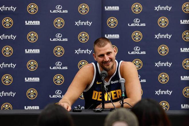 包含灰熊横扫篮网B队，约基奇关键制胜的词条