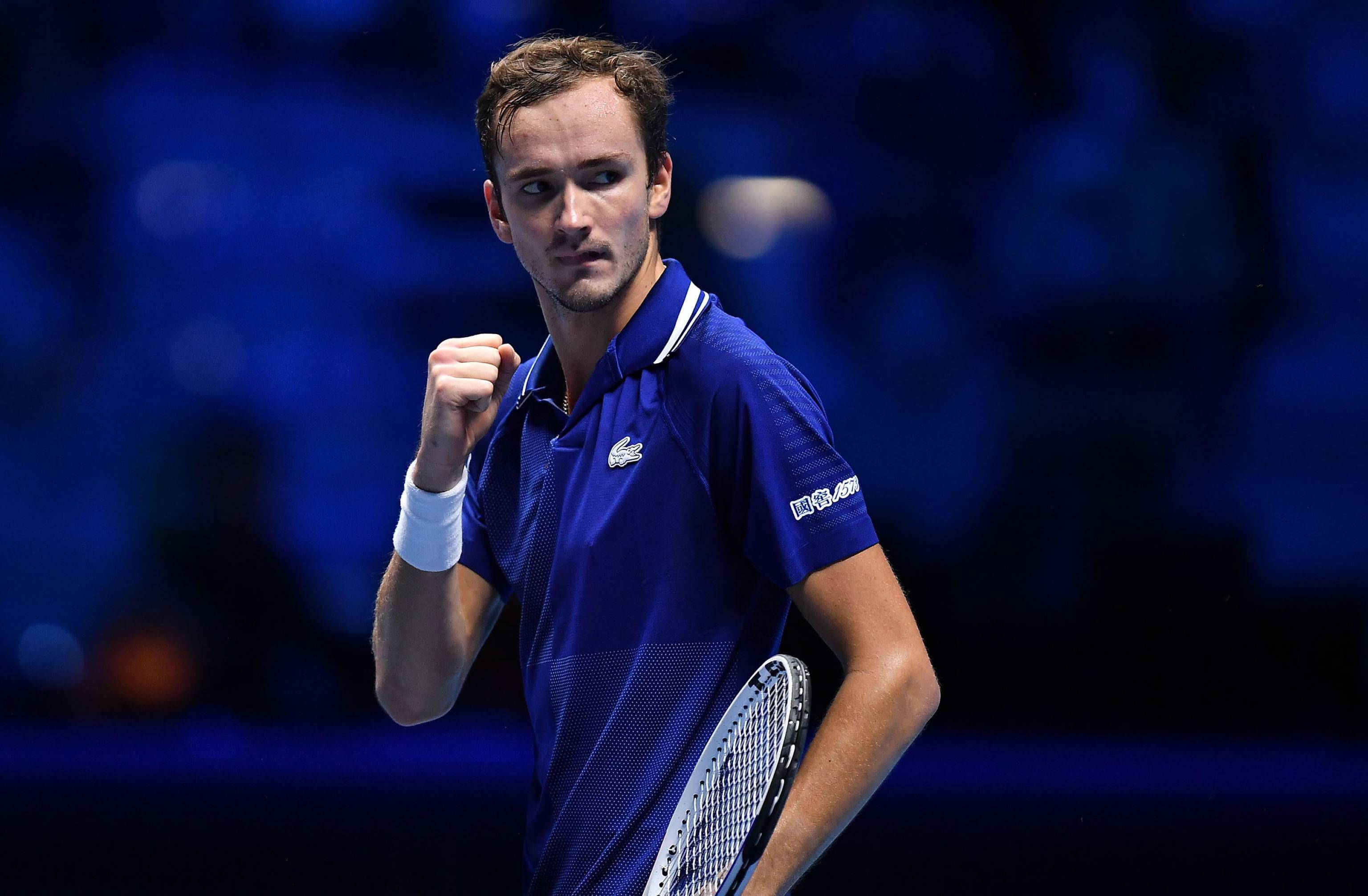 包含意大利网球队力克欧洲网球队，梅德韦杰夫制霸全场的词条