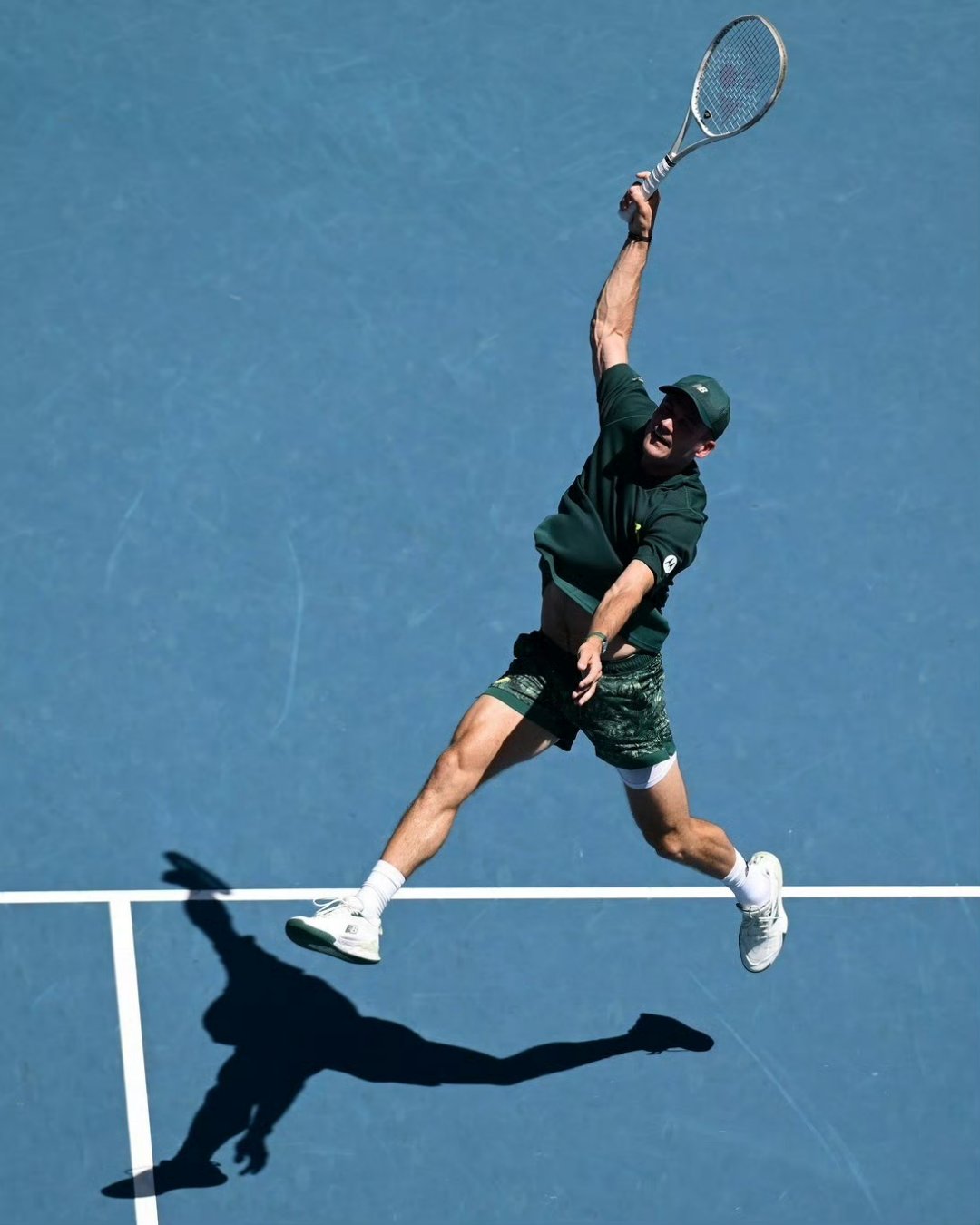 拉沃尔杯鏖战澳网,兹维列夫点燃赛场的简单介绍 拉沃尔杯鏖战澳网,兹维列夫点燃赛场的简单介绍