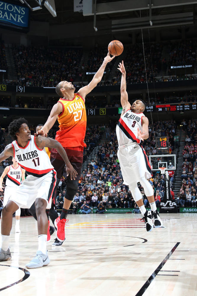 山东队横扫爵士，麦科勒姆点燃赛场