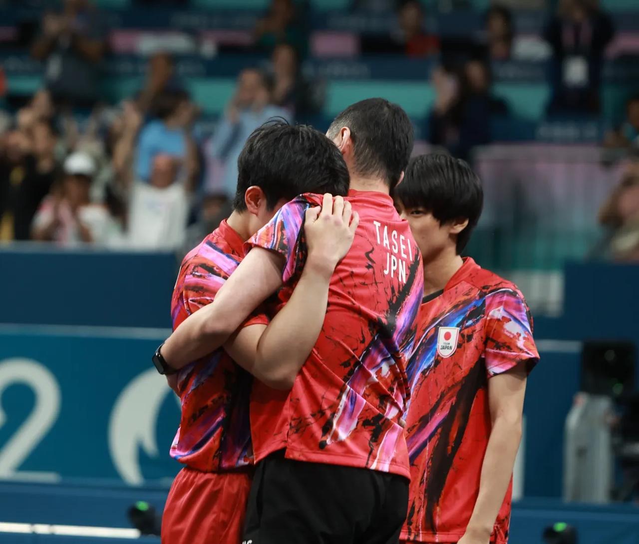 关于德国队轻取英格兰队，张本智和统治全场的信息