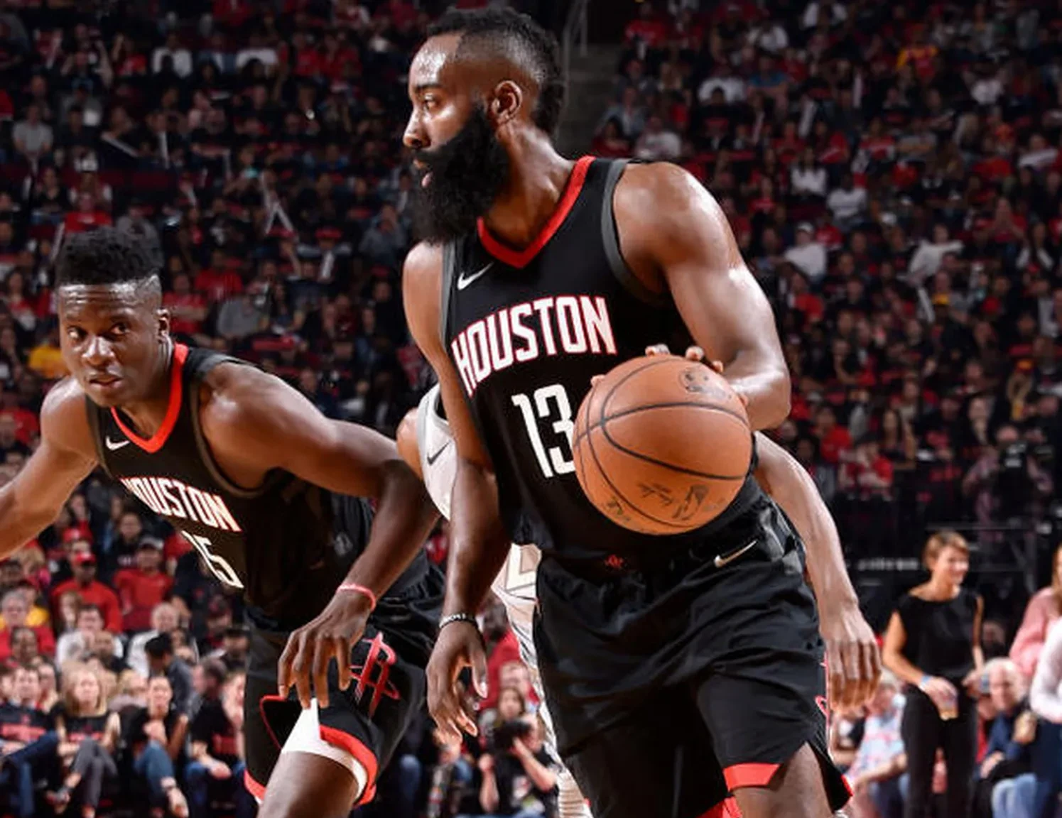 关于火箭队操刀狂掷，反超对手轻松获胜的信息