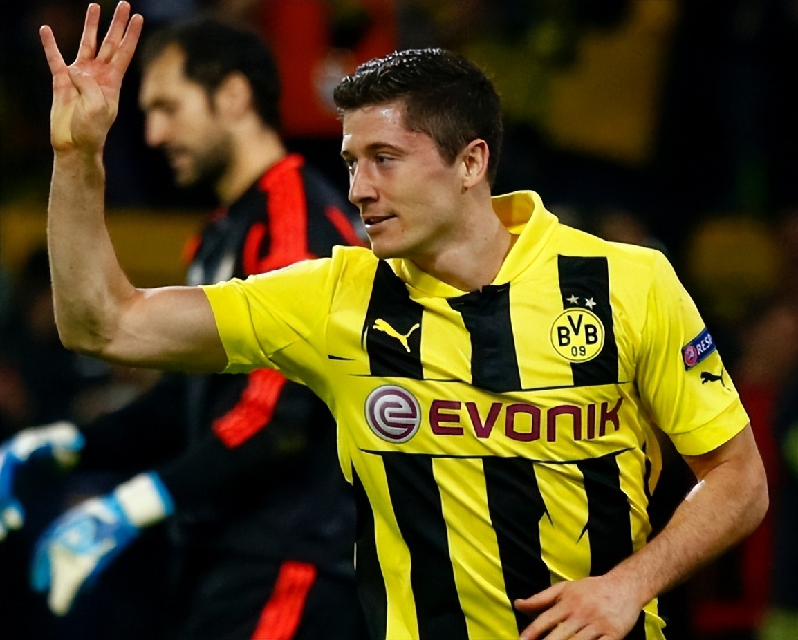 雷恩球队在关键时刻进球领先