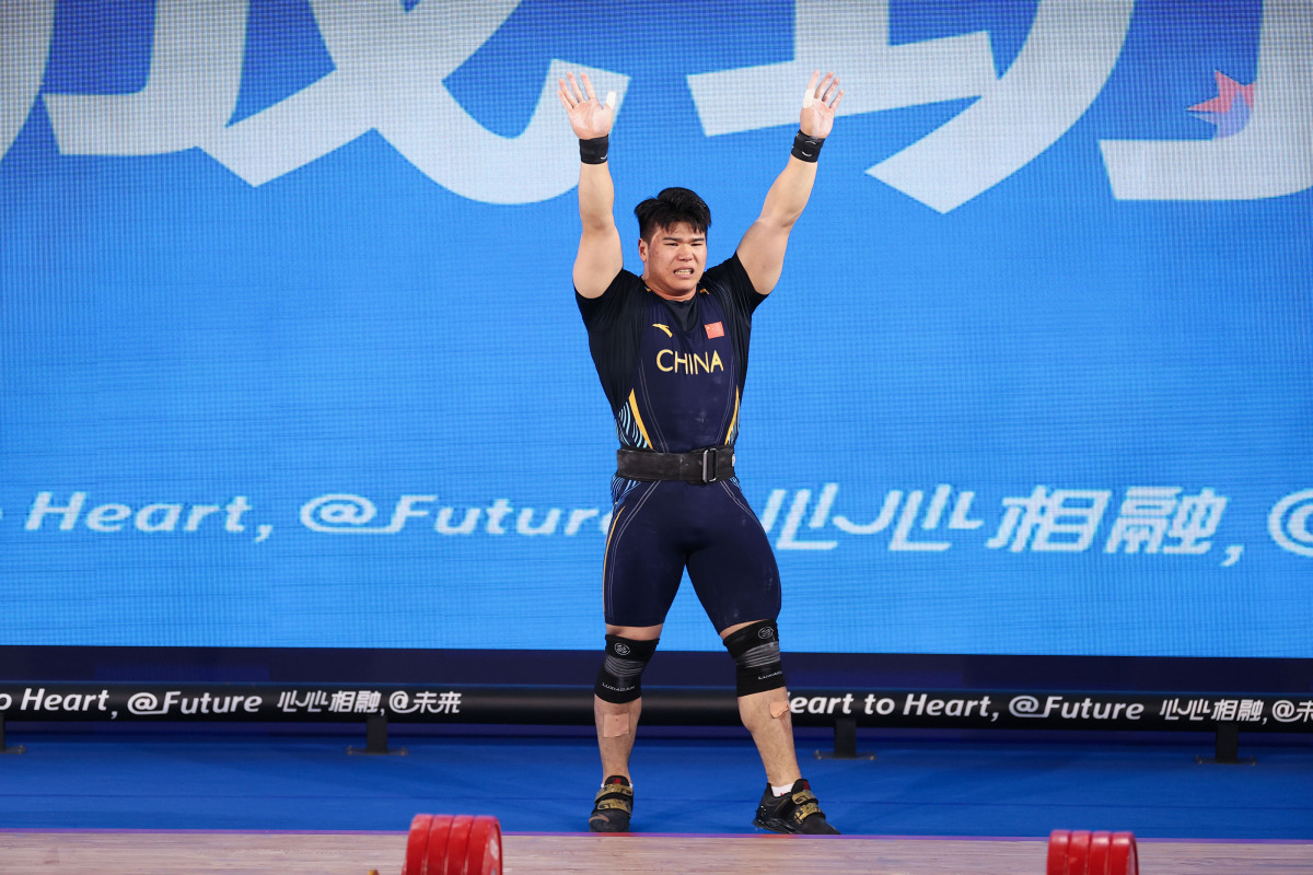 泰国举重选手在比赛中表现出色 泰国举重选手在比赛中表现出色