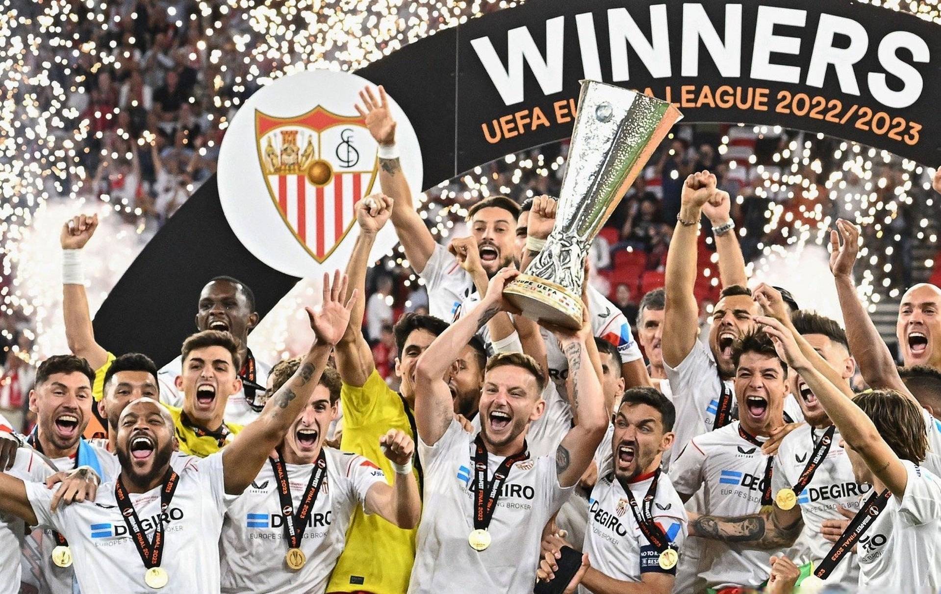 关于足球积分榜上一支未被看好的球队逆袭的信息 关于足球积分榜上一支未被看好的球队逆袭的信息