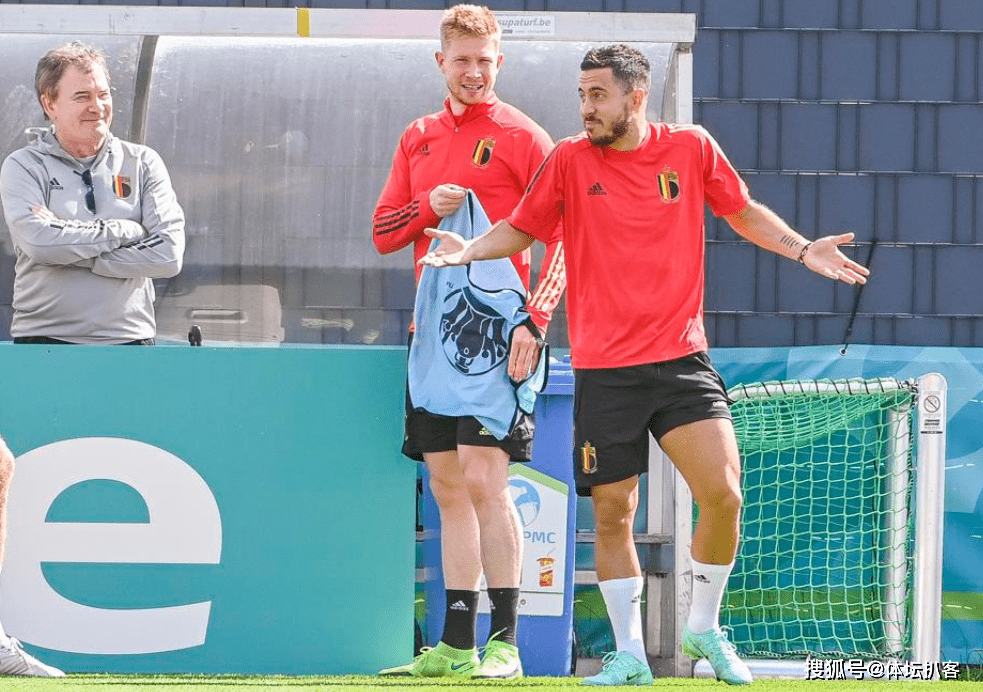 比利时队实现提前出线，实力凸显