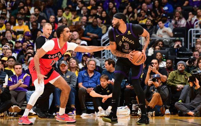 广东队完胜猛龙，詹姆斯状态火热