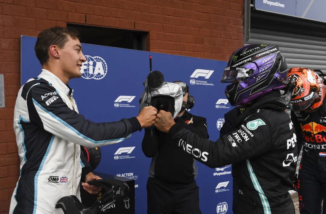 关于阿斯顿马丁翻盘威廉姆斯，周冠宇关键制胜的信息