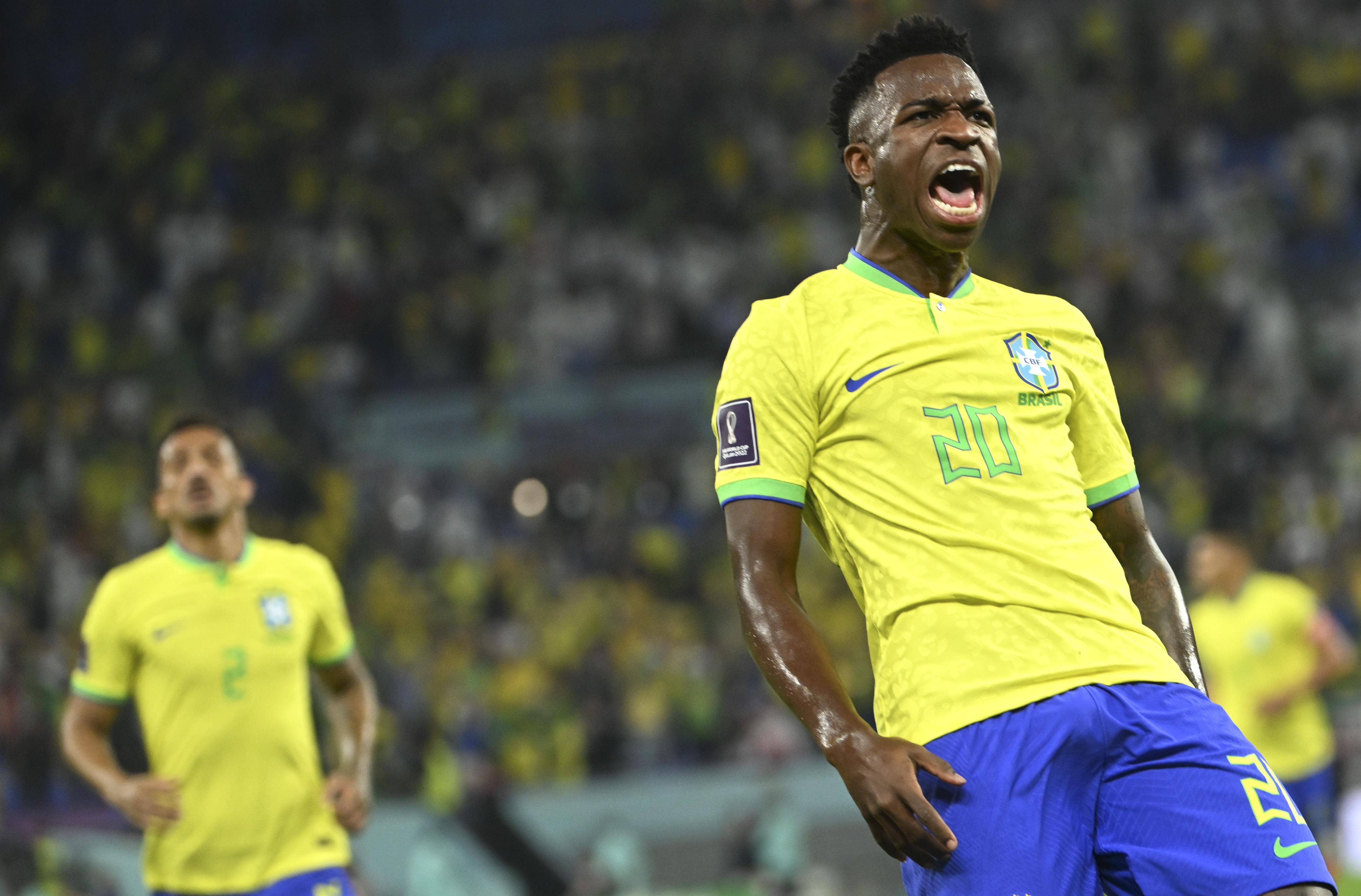 韩国羽毛球队轻取日本羽毛球队,陶菲克三分雨点燃全场的简单介绍 韩国羽毛球队轻取日本羽毛球队,陶菲克三分雨点燃全场的简单介绍