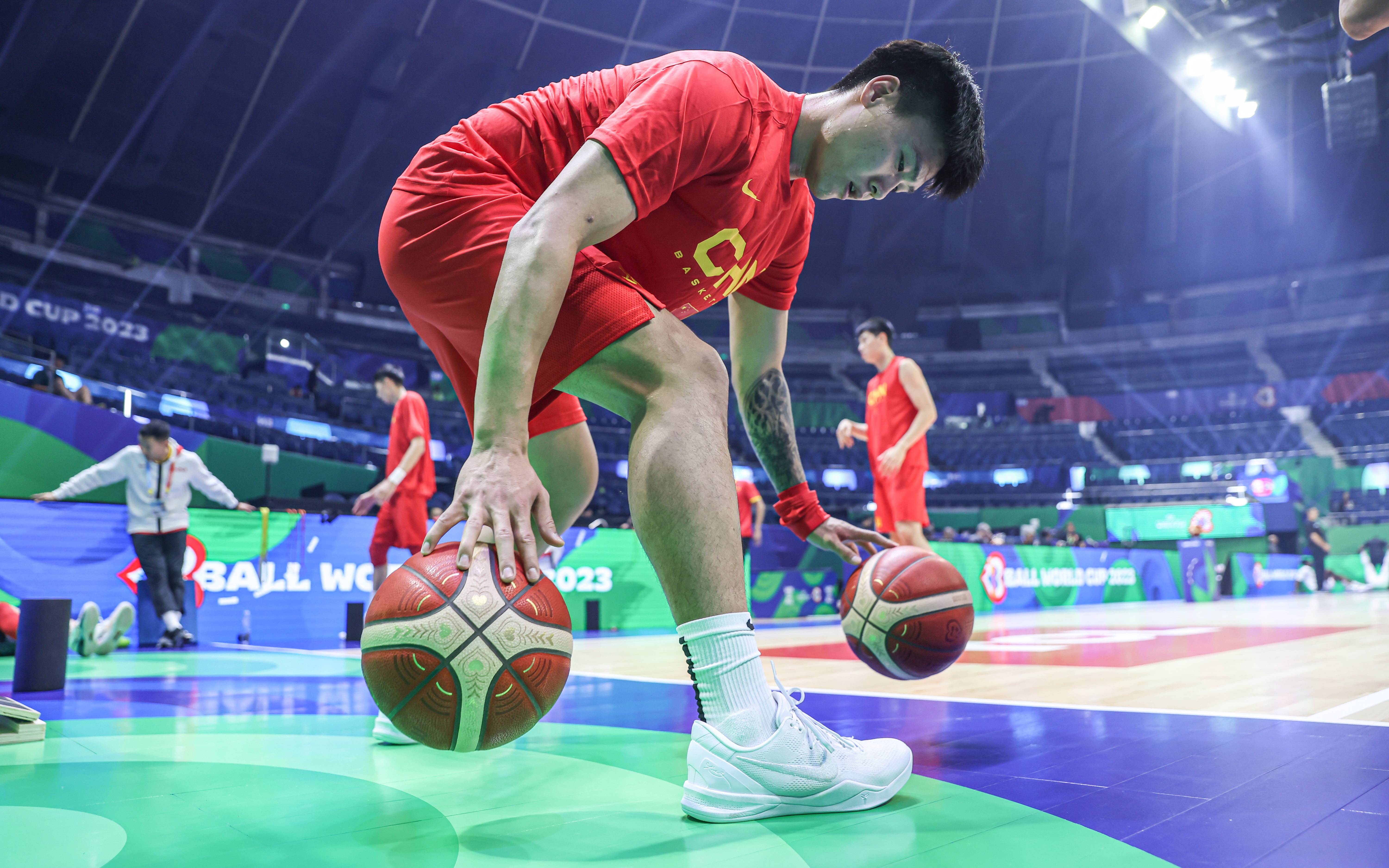 包含希腊男篮鏖战尼日利亚男篮，哈里斯惊艳世界的词条