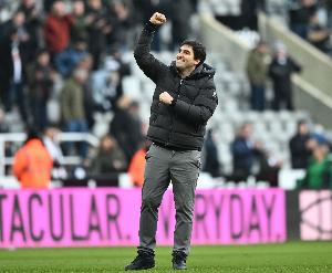 伯恩茅斯后卫重返训练，球队战术布局全面调整的简单介绍