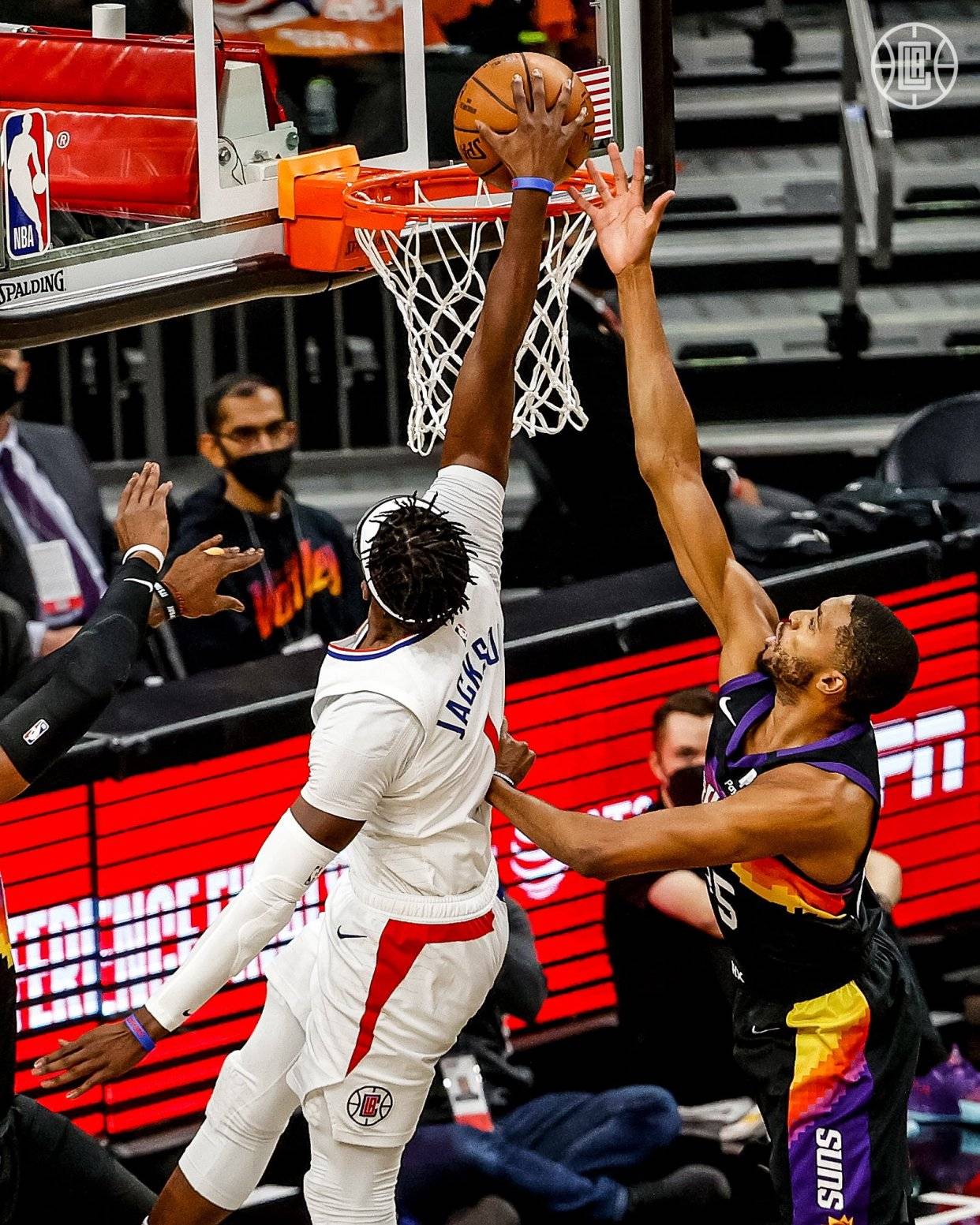 包含太阳逆转魔术，乔治关键制胜的词条