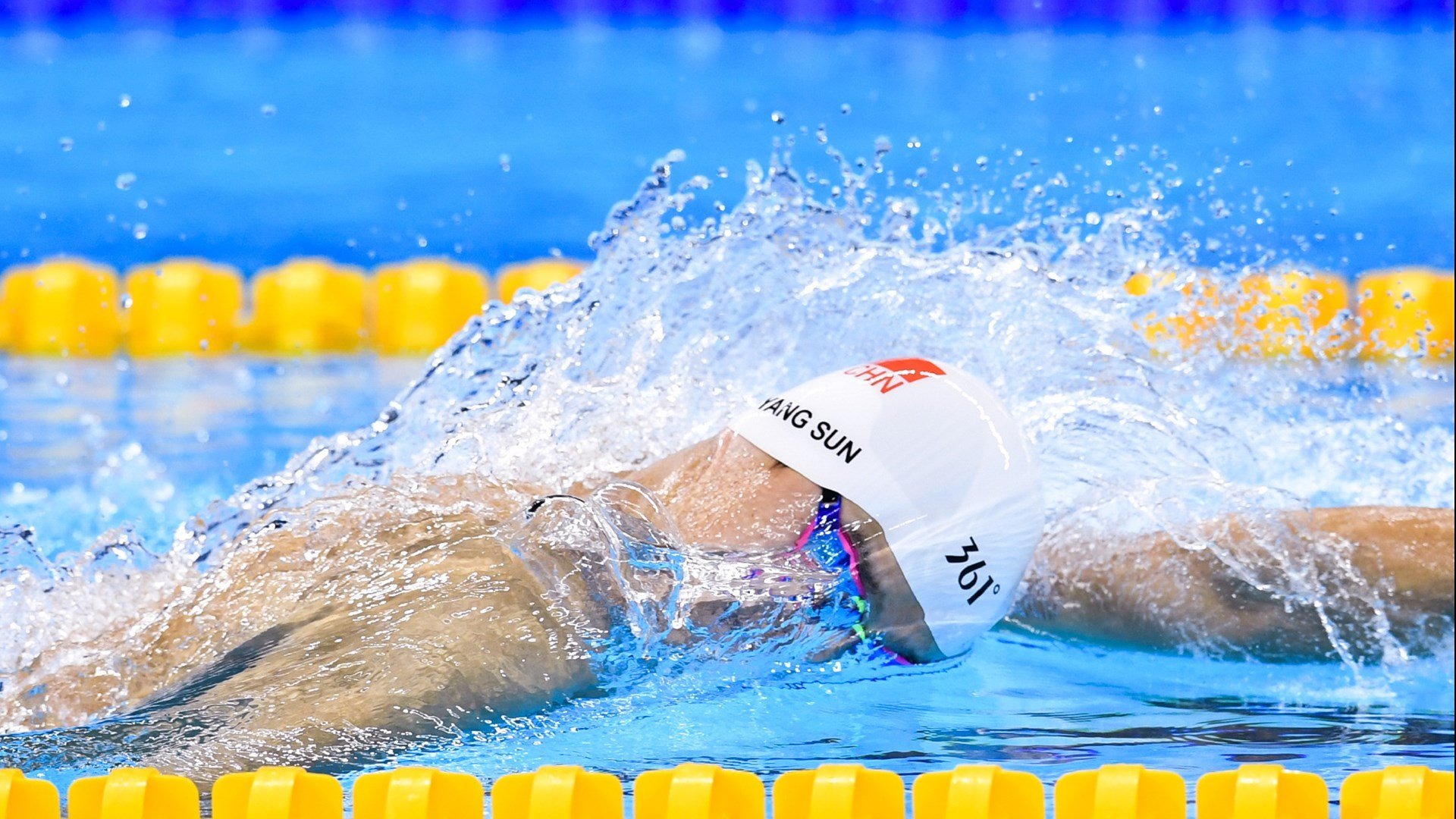 舞台越大越强!利拉德导演逆转,黄蜂全面压制热火