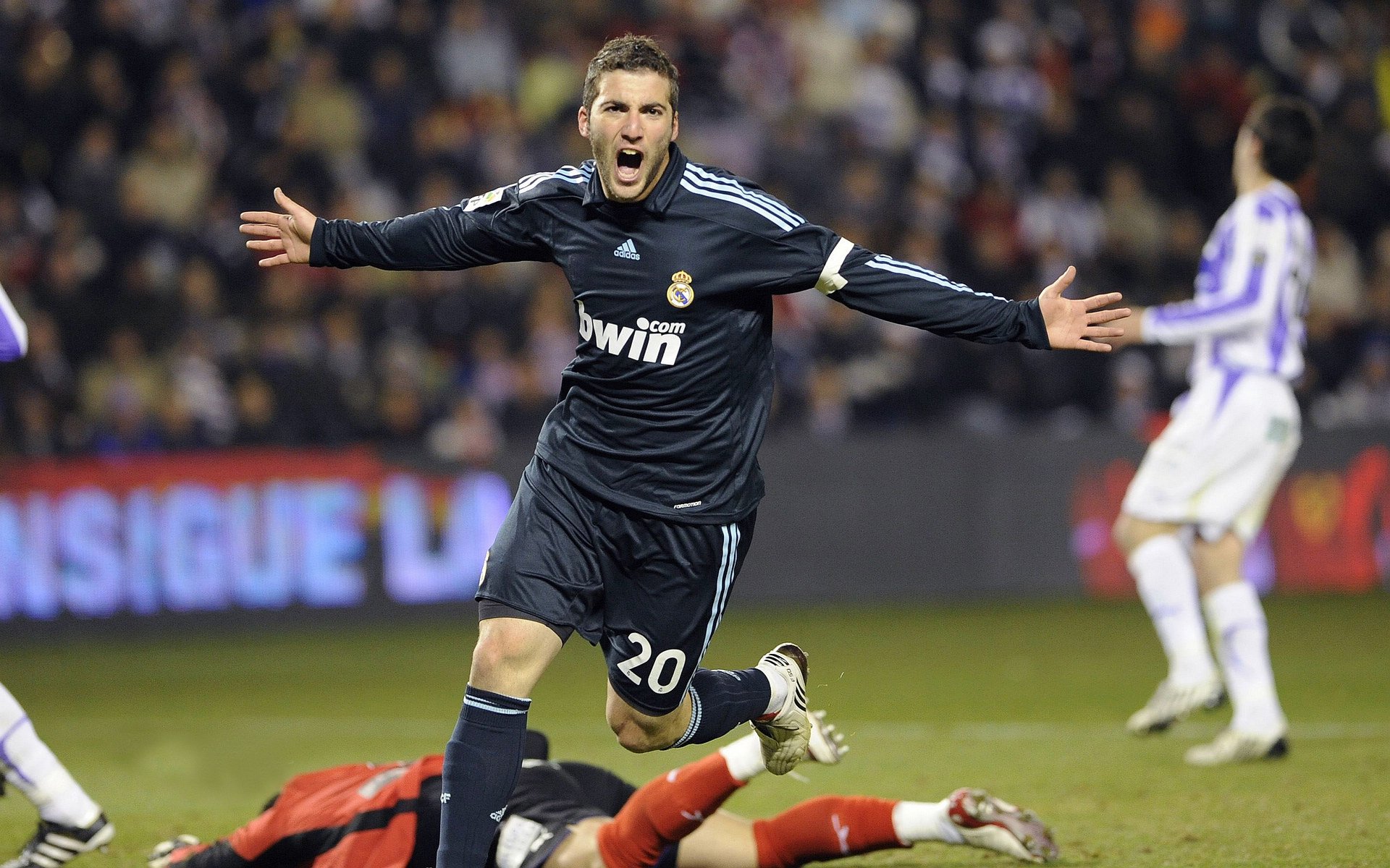 末节之王乔治，雄鹿队如何粉碎北京队的最后希望